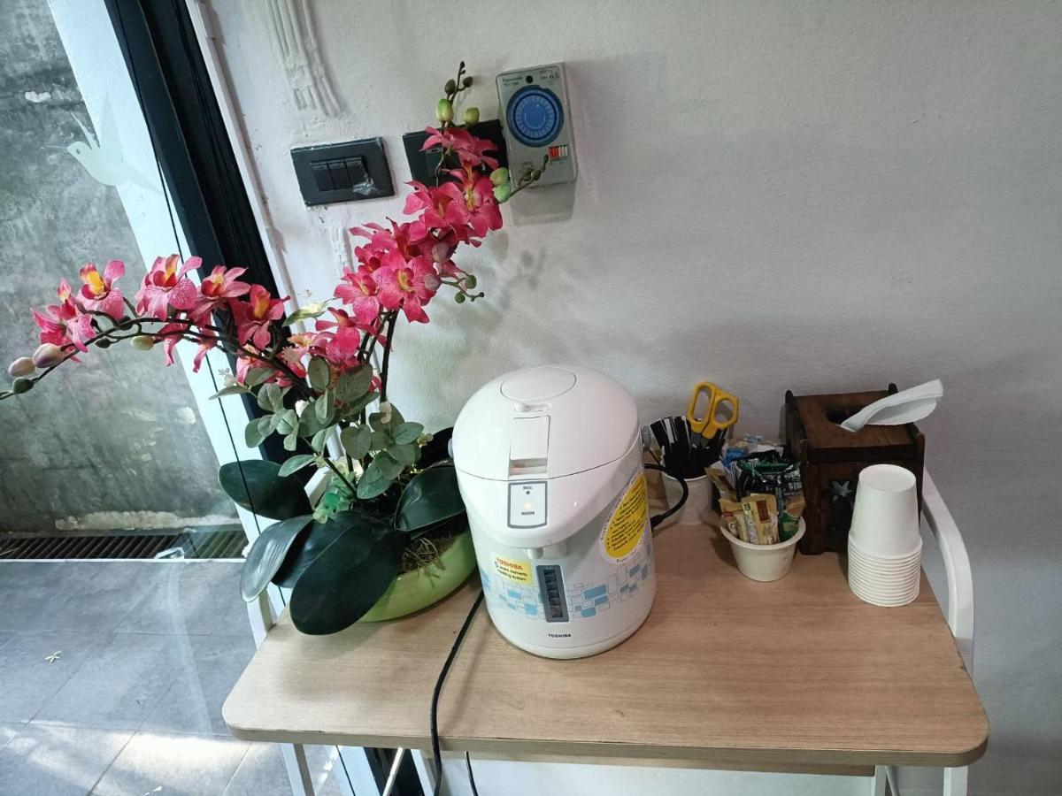 הוסטל צ'יאנג מאי Soft Dormtel Jedyod ซอฟ ดอรมเทล 7 ยอด מראה חיצוני תמונה